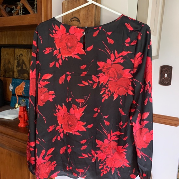 Talbots balloon sleeve floral blouse. Worn maybe once. - Picture 5 of 6